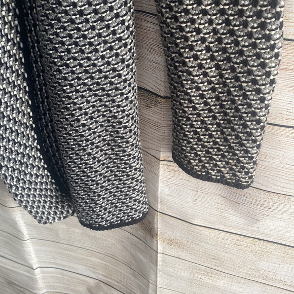 LARGE | Knitted cardigan - Picture 3 of 9